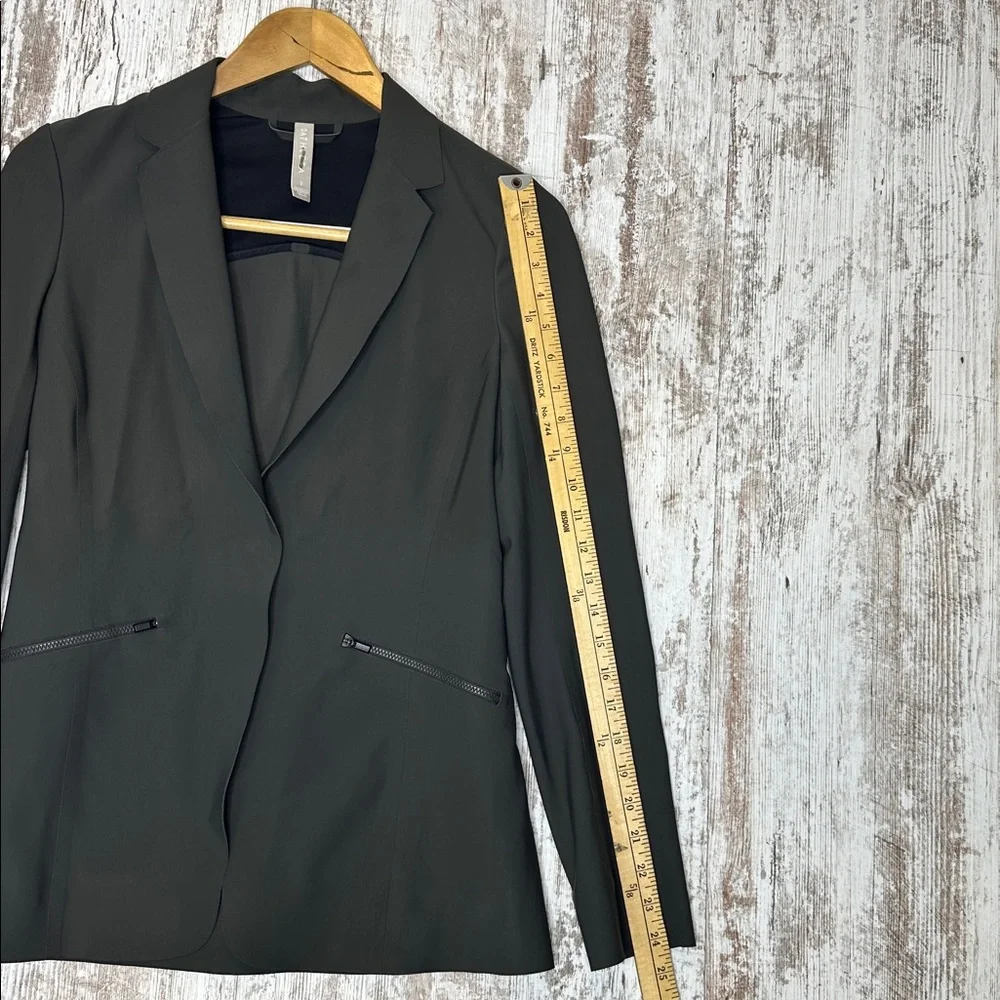 Athleta Interstellar Blazer Womens 2 Black Stretch Commuter Snap Pockets Jacket